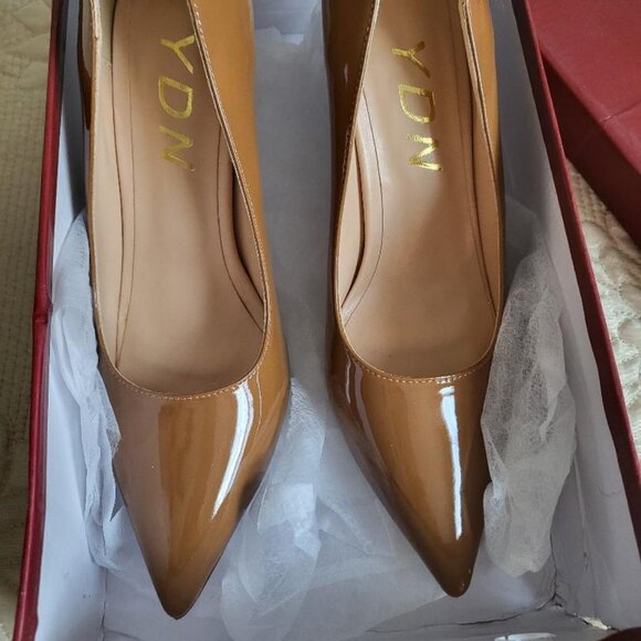 YDN Women's Chic Pointed Closed Toe Mid Heel Pumps - Picture 4 of 9